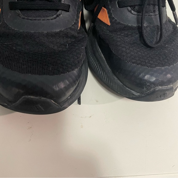 Boys adidas sneakers size 3 - Picture 4 of 5